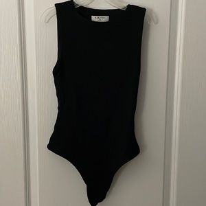 aritzia contour bodysuit, size xs